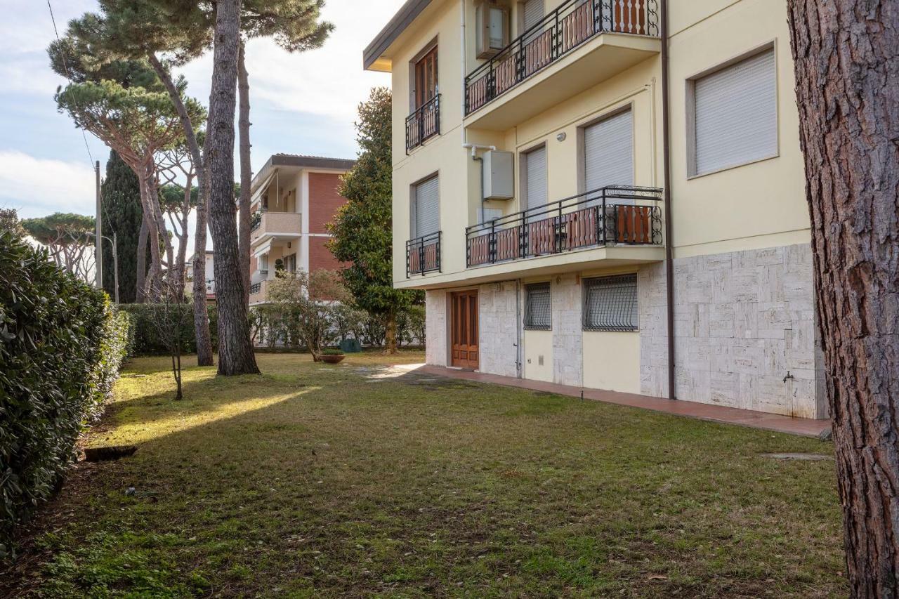 Appartamento Tina Lido di Camaiore Extérieur photo